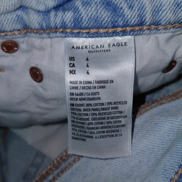 American Eagle Outfitters Strigid Jean Shorts - Size 4 - Midrise - Picture 3 of 7